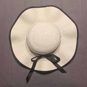 Ivory Floppy Hat NWOT